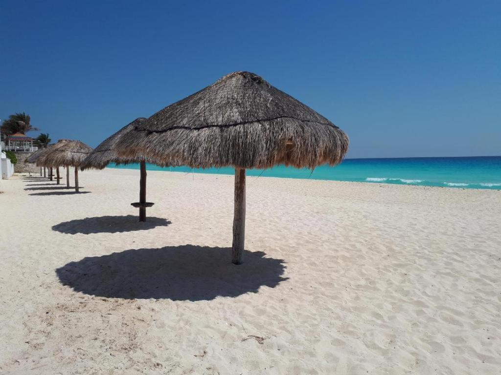 Departamentos Al Lado Del Mar En Zona Hotelera Cancun Luaran gambar